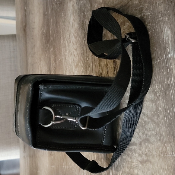 Vintage Y2K Icon Faux Leather Small Cube Shape Multi-wear Crossbody Belt Bag - Picture 4 of 8